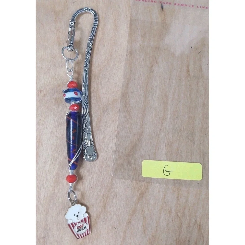 Handcrafted Bookmark Dog In Popcorn Wire Wrapped Lampwork Beads 7